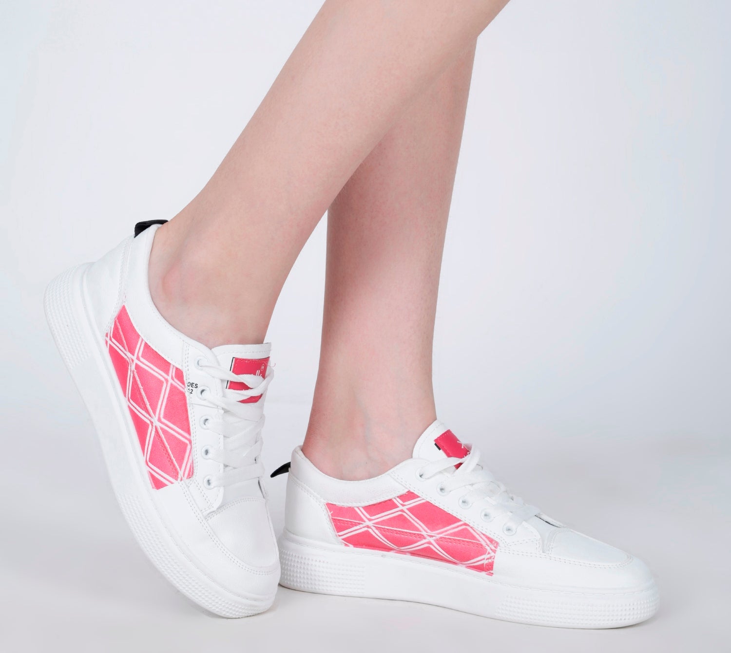 KEEKZ Girls Printed Laced-Up Casual Sneakers (White)