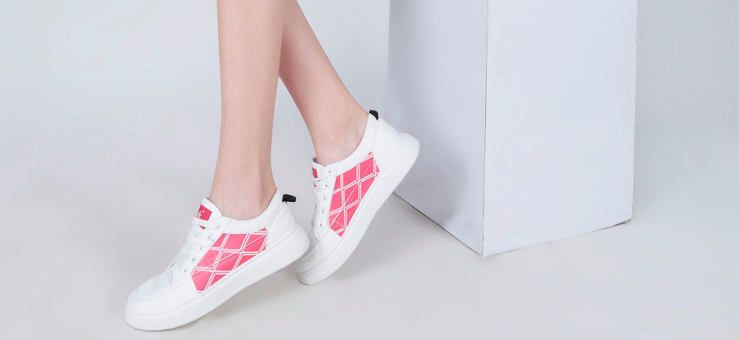 KEEKZ Girls Printed Laced-Up Casual Sneakers (White)