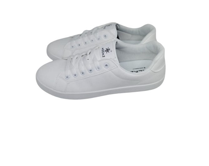 KEEKZ Men Solid Laced-Up Casual Sneakers: Classic Style